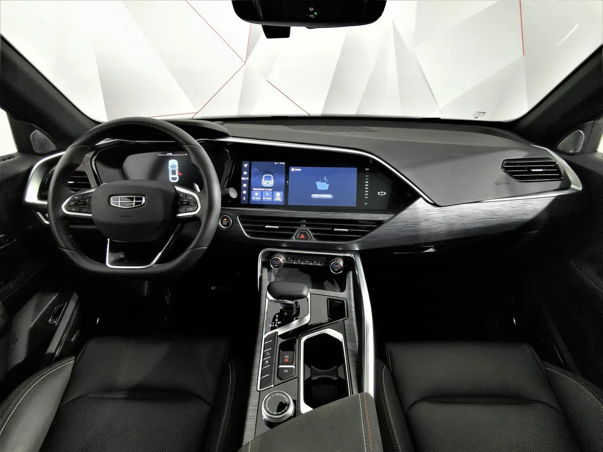 Geely Tugella 2.0 AT AWD (238 л.с.) Flagship Серый в АВИЛОН. Слайд №13