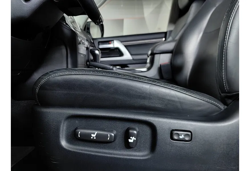 Toyota Land Cruiser 4.5 TD AT (249 л.с.) Черный в АВИЛОН. Слайд №23