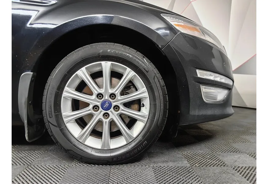 Ford Mondeo 2.3 AT (161 л.с.) Titanium Черный в АВИЛОН. Слайд №15