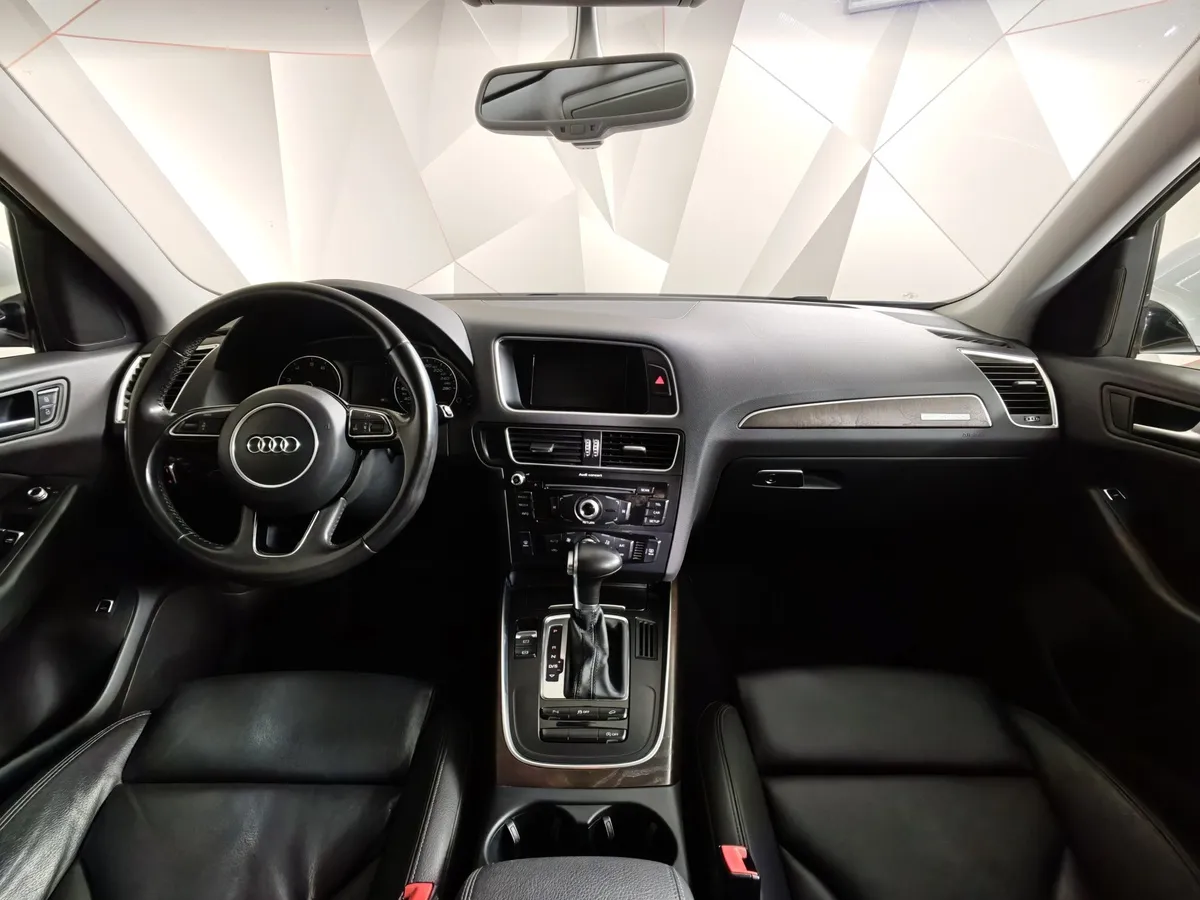 Audi Q5 2.0 TFSI S tronic quattro (249 л.с.) Белый в АВИЛОН. Слайд №14