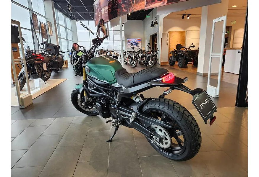 LIVE. Слайд №7