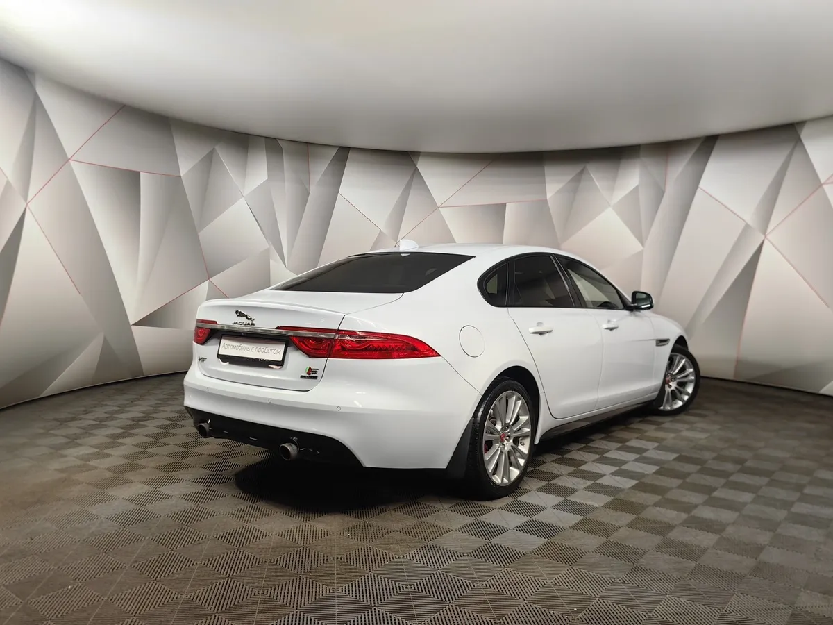 Jaguar XF 3.0 AT AWD (380 л.с.) S Белый в АВИЛОН. Слайд №2