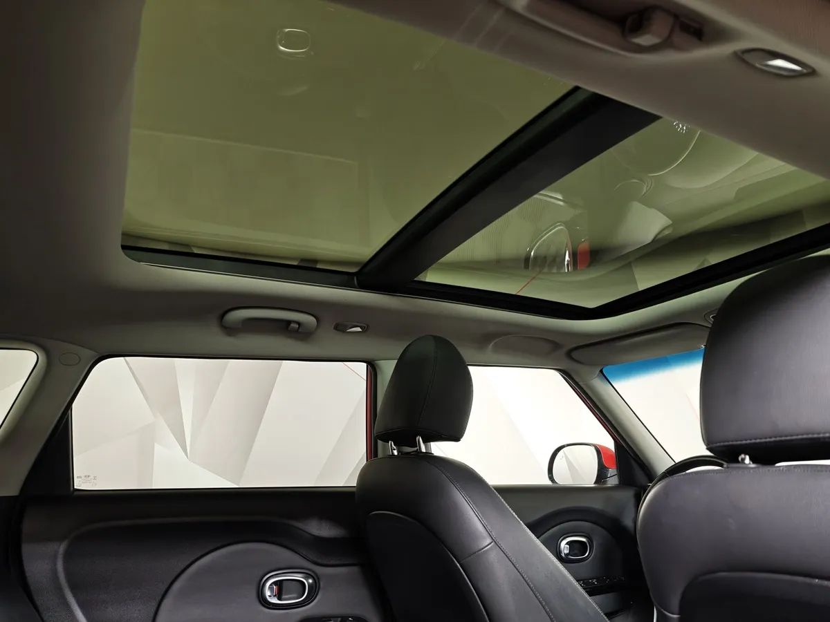 Kia Soul 2.0 MPI AT (150 л.с.) Classic Красный в АВИЛОН. Слайд №24