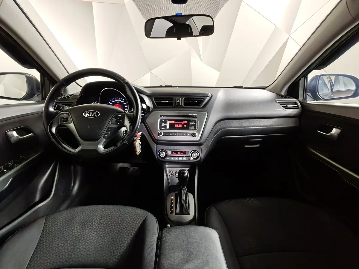 Kia Rio 1.6 AT (123 л.с.) Коричневый в АВИЛОН. Слайд №14
