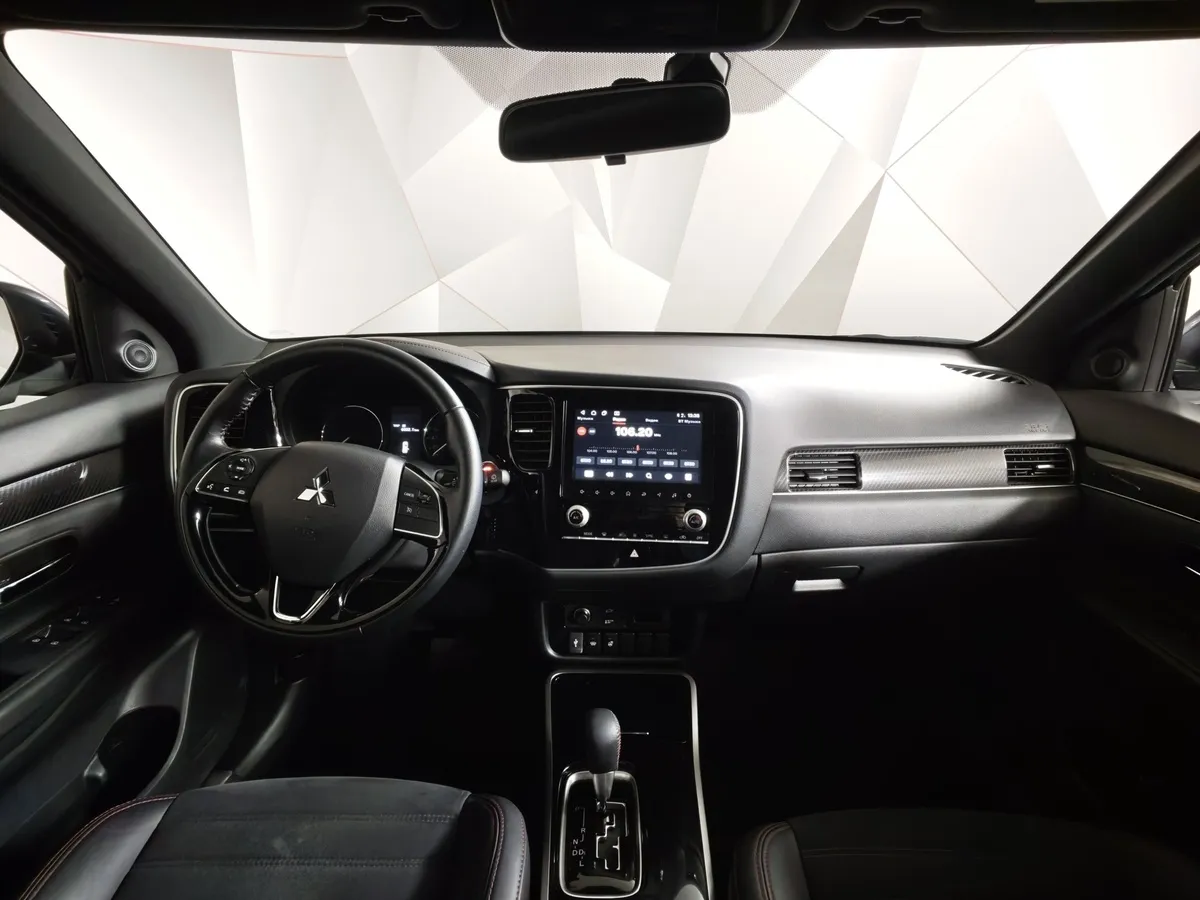 Mitsubishi Outlander 2.0 CVT 4WD (146 л.с.) Белый в АВИЛОН. Слайд №14