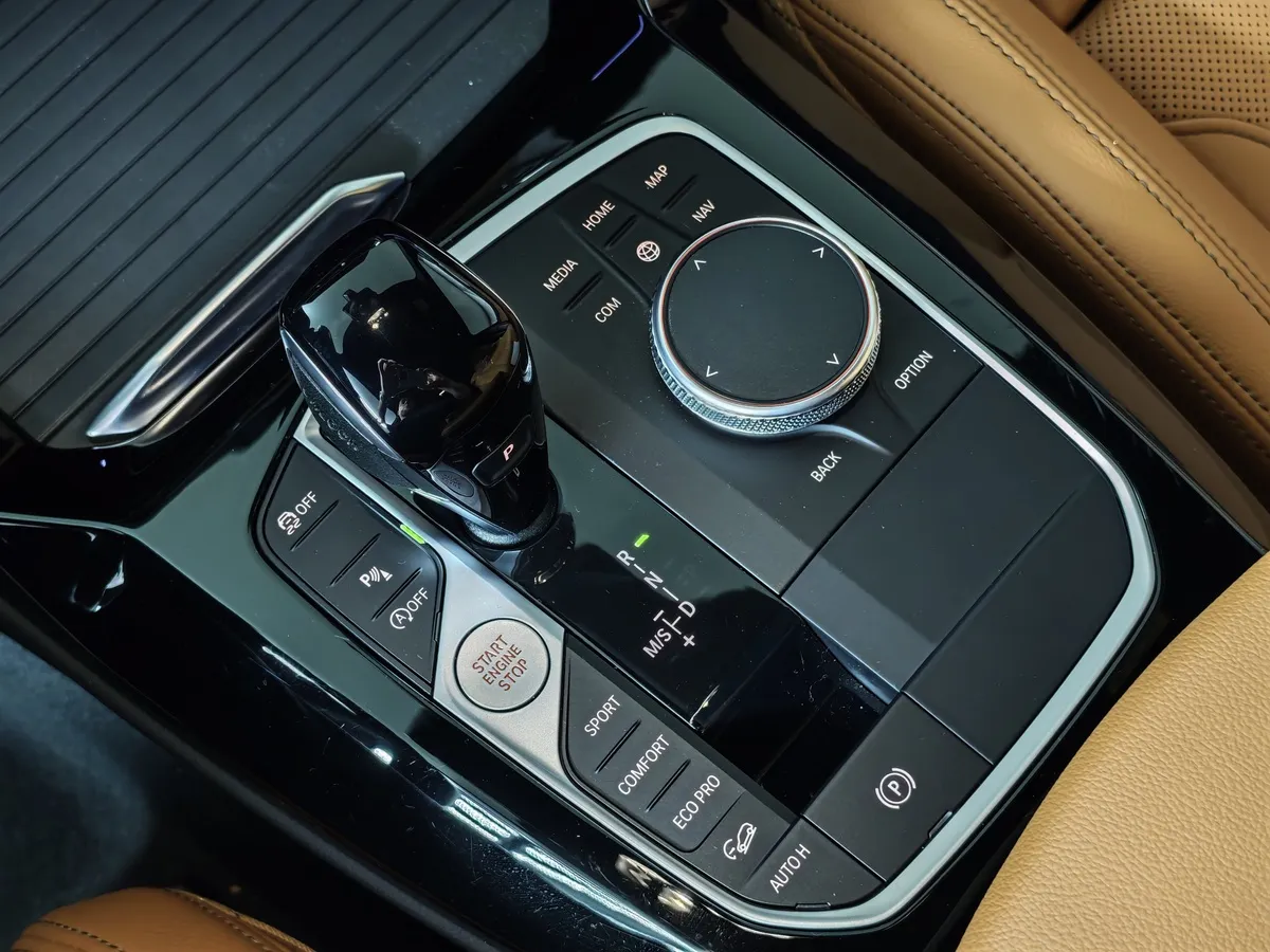 BMW X3 xDrive20i AT (184 л.с.) Черный в АВИЛОН. Слайд №19