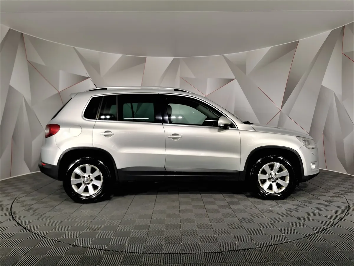 Volkswagen Tiguan 2.0 TSI 4Motion AT (170 л.с.) Sport&Style Серебристый в АВИЛОН. Слайд №6