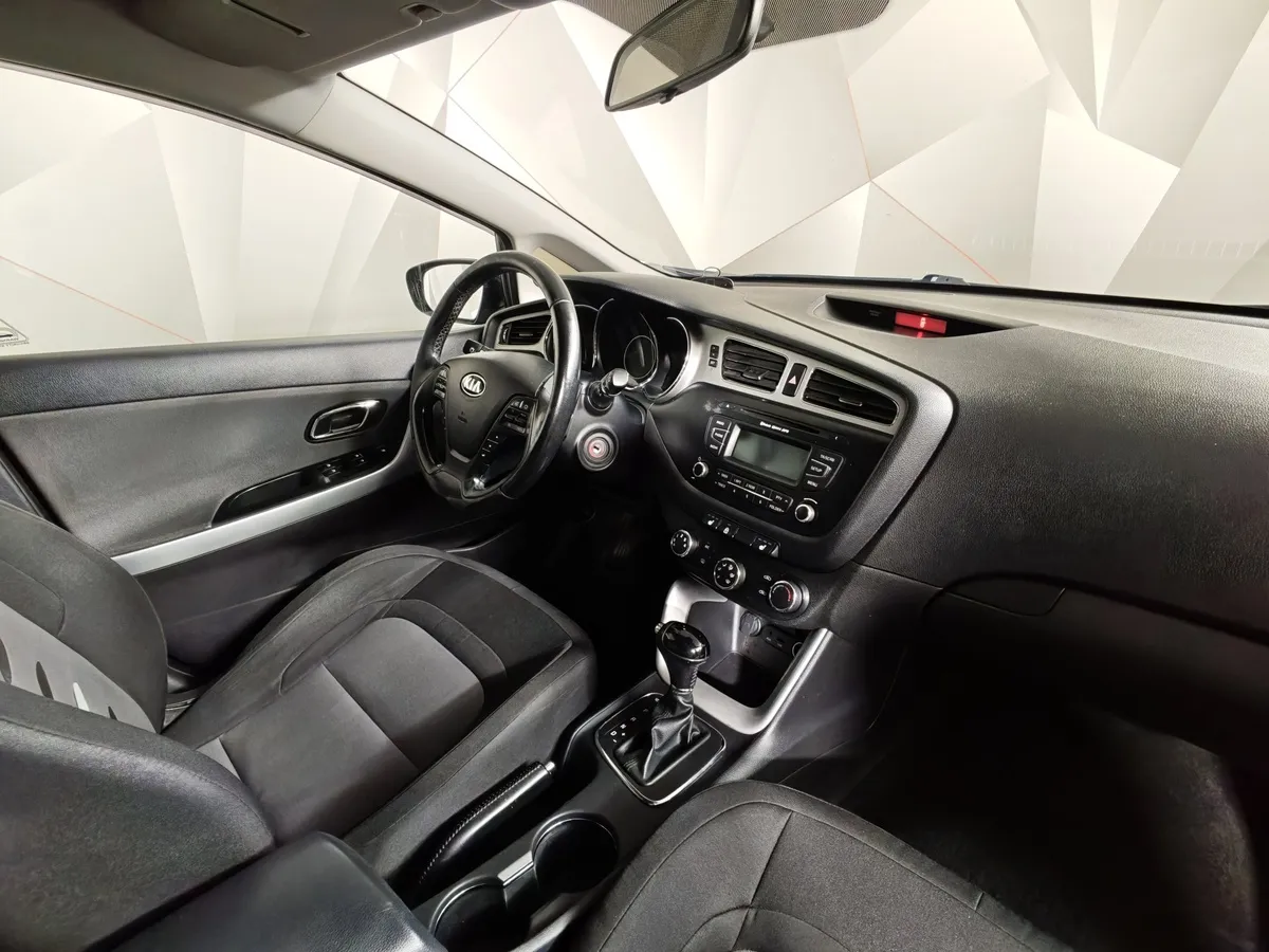 Kia Ceed 1.6 AT (130 л.с.) Luxe Черный в АВИЛОН. Слайд №13