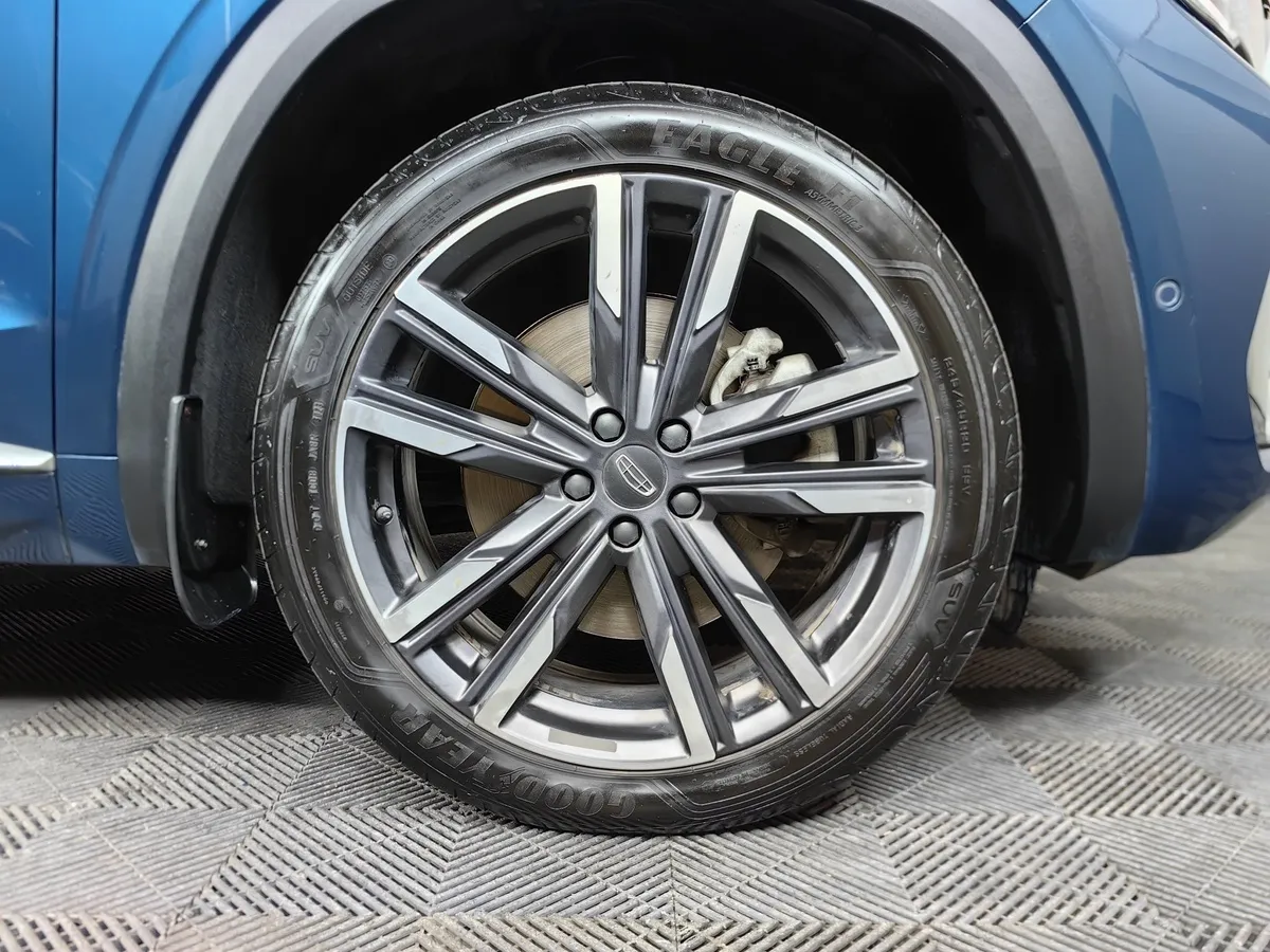 Geely Monjaro 2.0T 8AT 4WD (238 л.с.) Exclusive Синий в АВИЛОН. Слайд №9