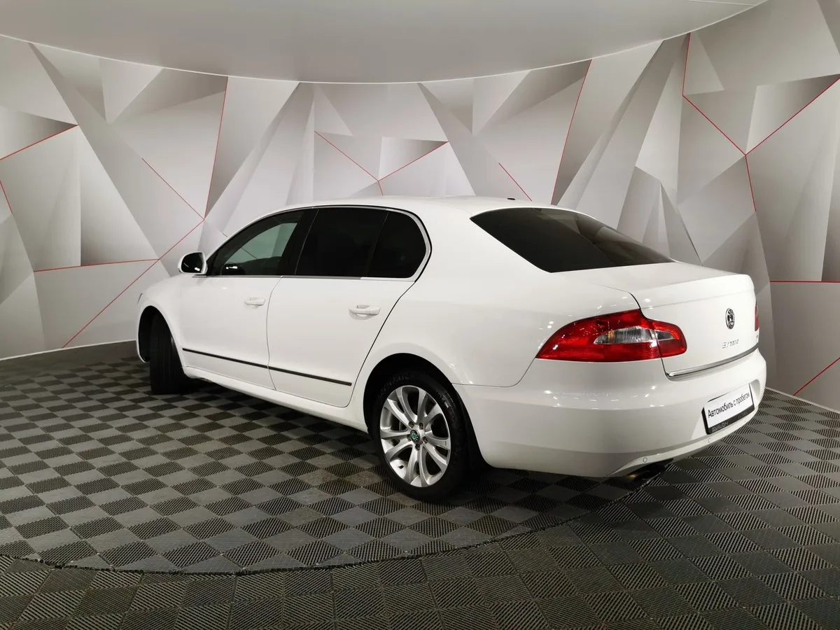 Skoda Superb 1.8 TSI DSG (152 л.с.) Белый в АВИЛОН. Слайд №4