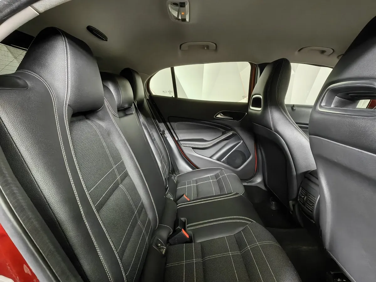 Mercedes-Benz GLA 200 7G-DCT (150 л.с.) Особая серия Красный в АВИЛОН. Слайд №16
