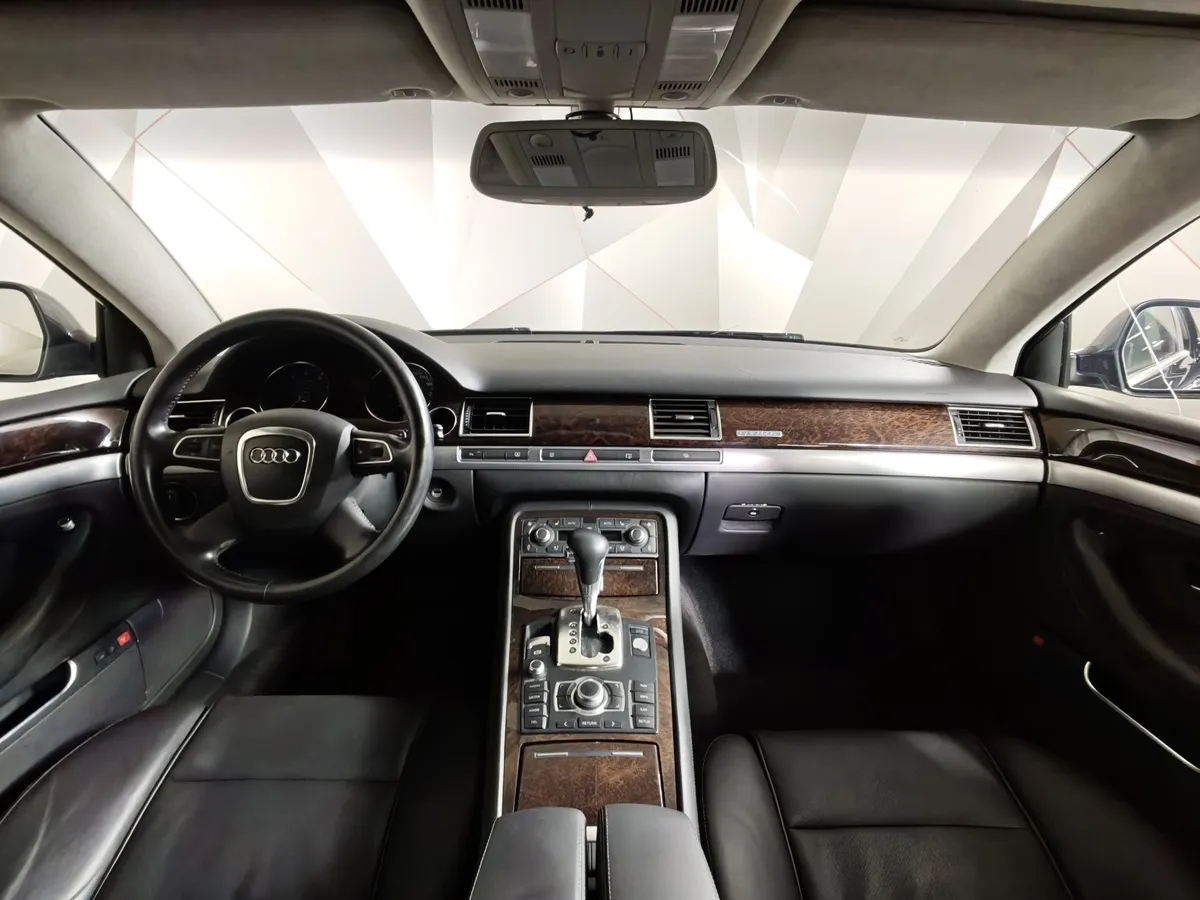 Audi A8 4.2 FSI quattro tiptronic (372 л.с.) Черный в АВИЛОН. Слайд №14