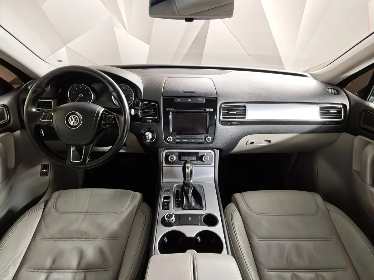 Volkswagen Touareg 3.6 FSI Tiptronic 4Motion (249 л.с.) V6 FSI Черный в АВИЛОН. Слайд №14