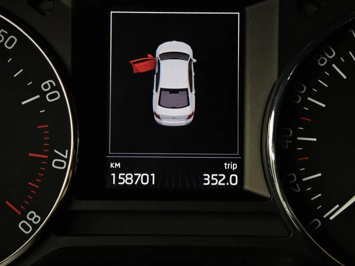 Skoda Octavia 1.6 MPI AT (110 л.с.) Коричневый в АВИЛОН. Слайд №18