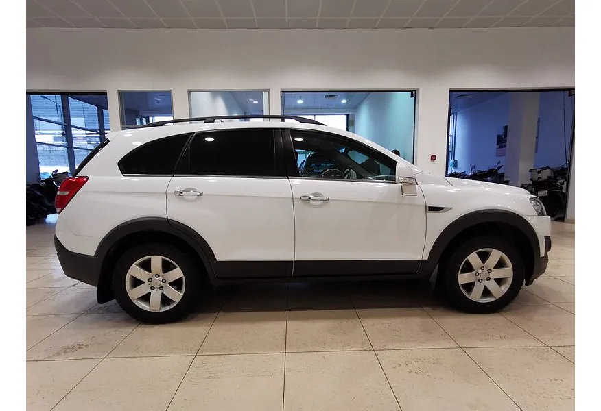 Chevrolet Captiva 2.4 AT (5 мест) (167 л.с.) LT Белый в АВИЛОН. Слайд №6
