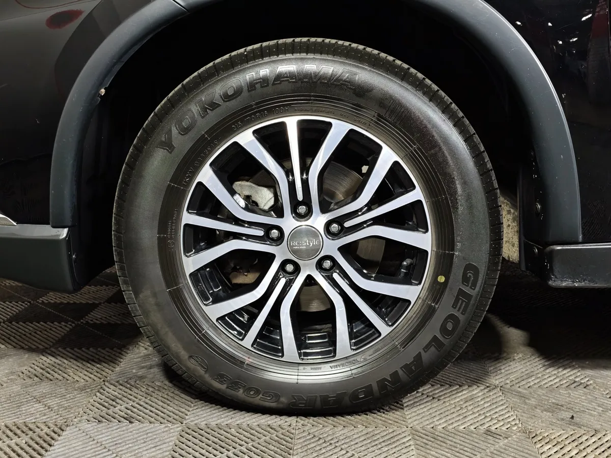 Mitsubishi Outlander 2.0 MIVEC CVT 2WD (146 л.с.) Intense Plus Черный в АВИЛОН. Слайд №9