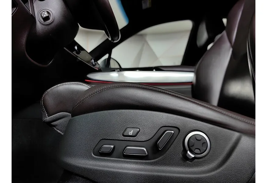 Genesis GV70 2.5T-GDI 8AT 4WD (249 л.с.) Advance + Smart Sense Красный в АВИЛОН. Слайд №23