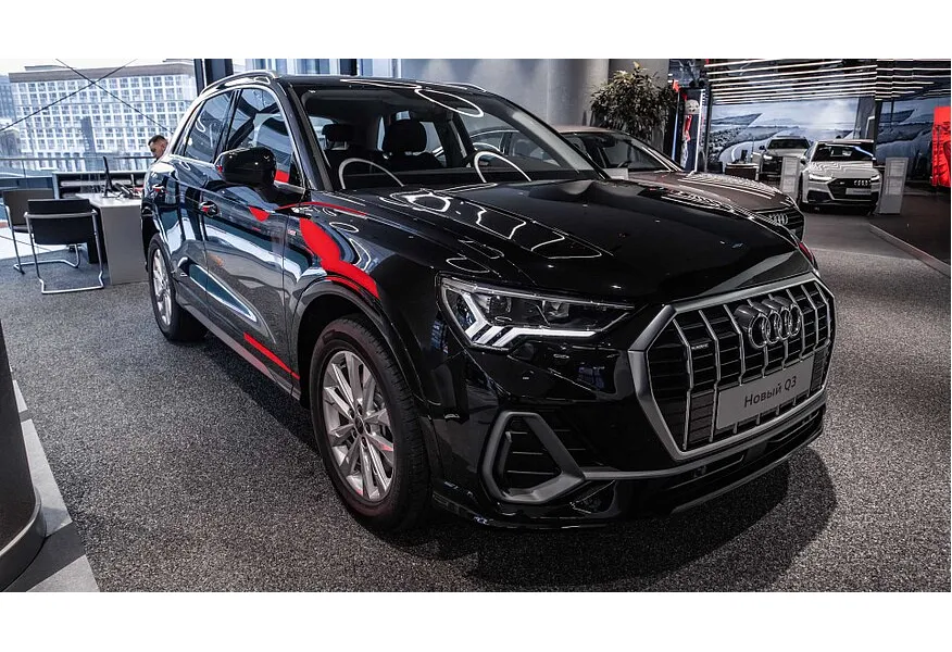 Audi Q3 2.0 45 TFSI S-tronic quattro (220 л.с.) Fashion Dynamic Edition Черный в АВИЛОН. Слайд №4