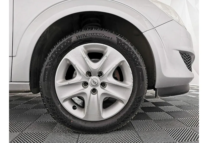 Opel Astra 1.8 AT (140 л.с.) base Серебристый в АВИЛОН. Слайд №9 Opel Astra 1.8 AT (140 л.с.) base Серебристый в АВИЛОН. Слайд №9