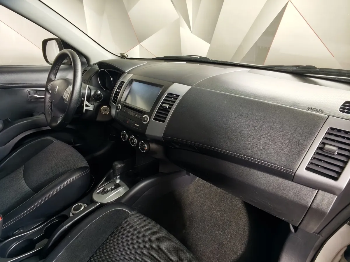 Peugeot 4007 2.0 CVT 4x4 (147 л.с.) Белый в АВИЛОН. Слайд №13