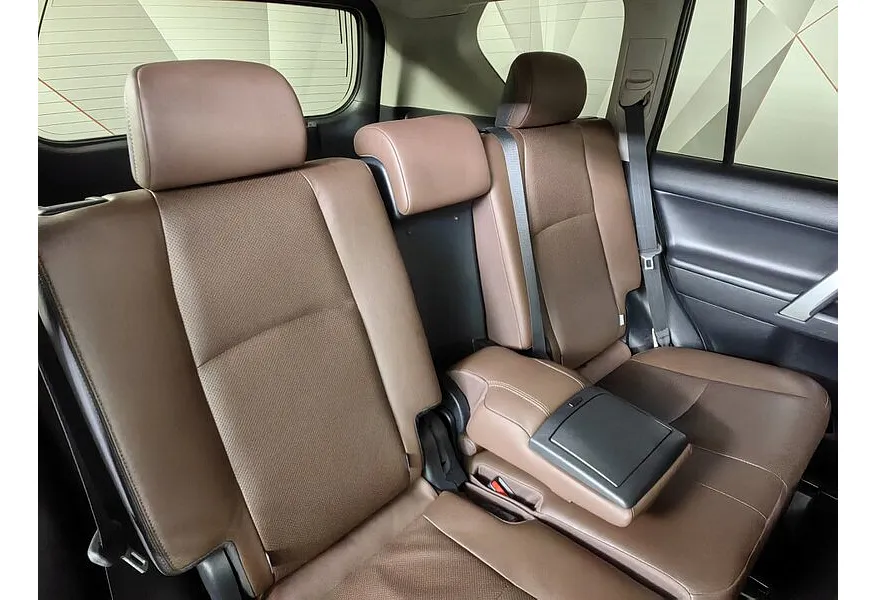 Toyota Land Cruiser Prado 2.8 D AT 4WD (5 мест) (177 л.с.) Комфорт Черный в АВИЛОН. Слайд №17