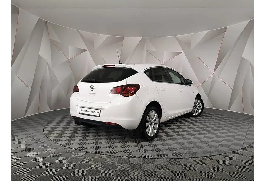 Opel Astra 1.6 AT (115 л.с.) Белый в АВИЛОН. Слайд №2