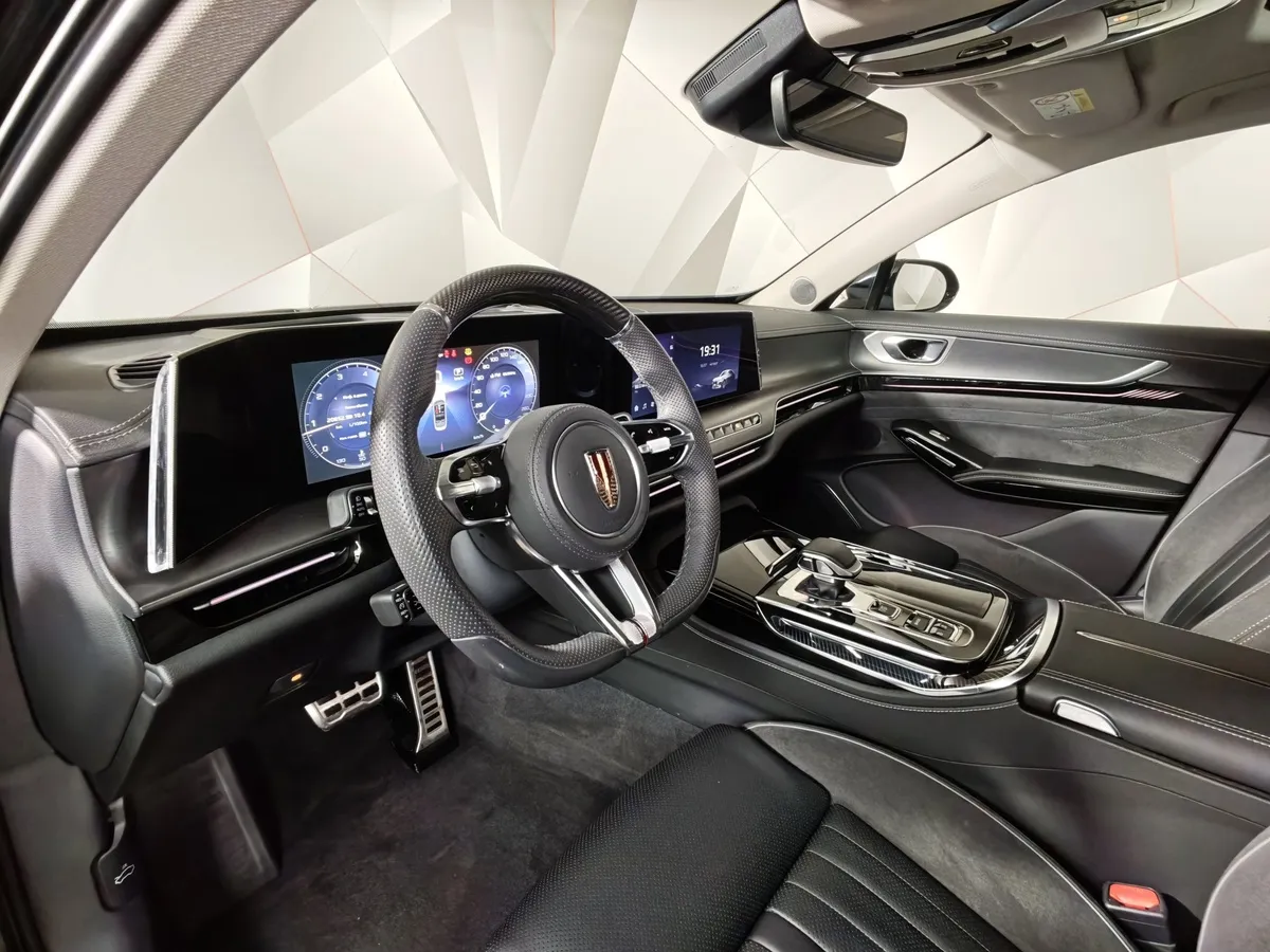 Hongqi H9 2.0 DCT RWD (245 л.с.) FL Делюкс Черный в АВИЛОН. Слайд №18