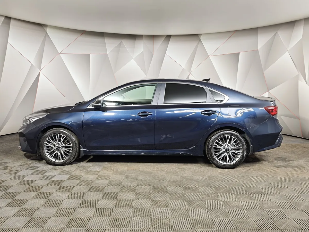 Kia Cerato 2.0 MPI AT (150 л.с.) GT Line Синий в АВИЛОН. Слайд №5