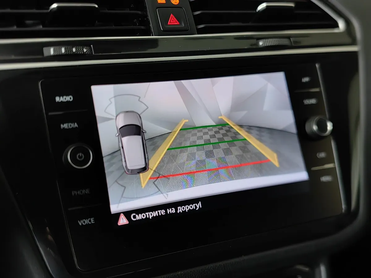 Volkswagen Tiguan 1.4 TSI BlueMotion DSG (150 л.с.) Comfortline Белый в АВИЛОН. Слайд №21