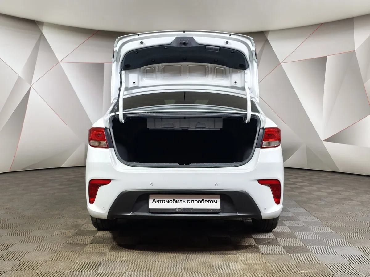 Kia Rio 1.6 AT (123 л.с.) Белый в АВИЛОН. Слайд №12