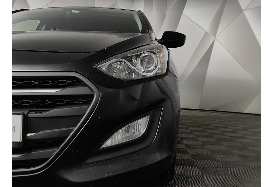 Hyundai i30 1.6 AT (126 л.с.) Черный в АВИЛОН. Слайд №10