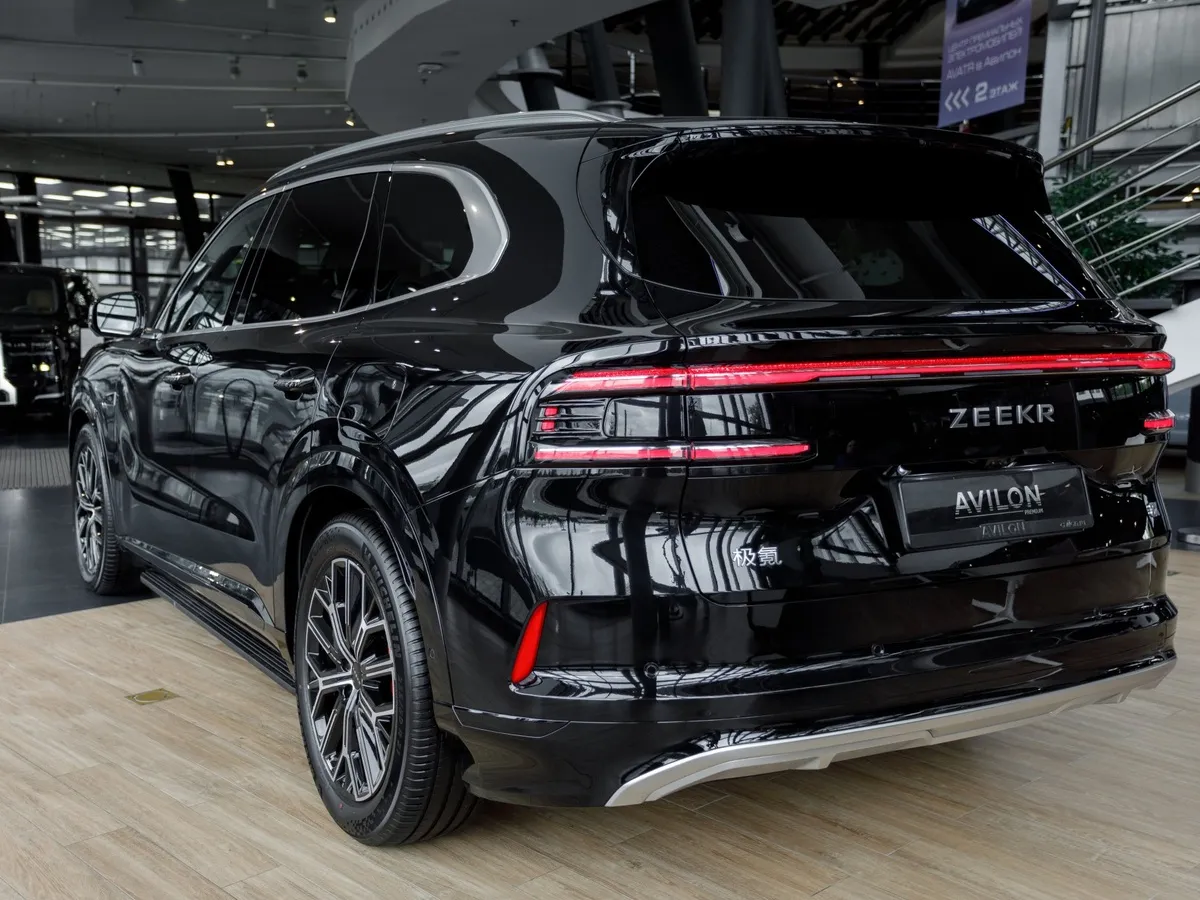 Zeekr 8X 2.0h AT 4WD (898 л.с.) Ultra+ Черный в АВИЛОН. Слайд №6
