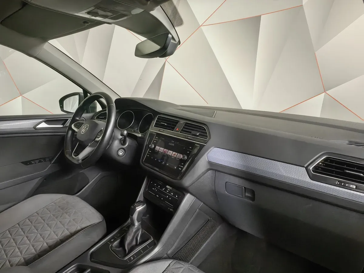 Volkswagen Tiguan 1.4 TSI AT (150 л.с.) Status Серый в АВИЛОН. Слайд №13