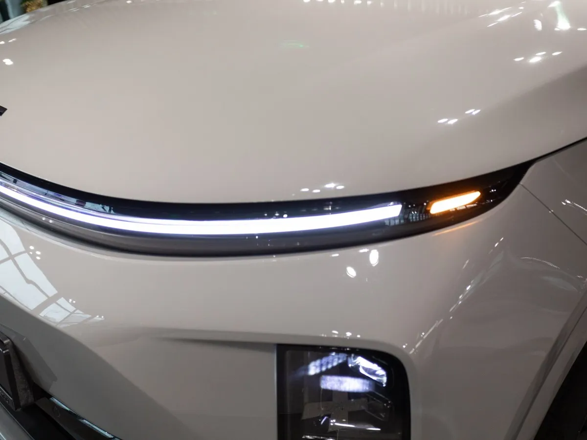 Li Auto L6 1.5 AT 4WD (150 л.с.) Max Серый в АВИЛОН. Слайд №11