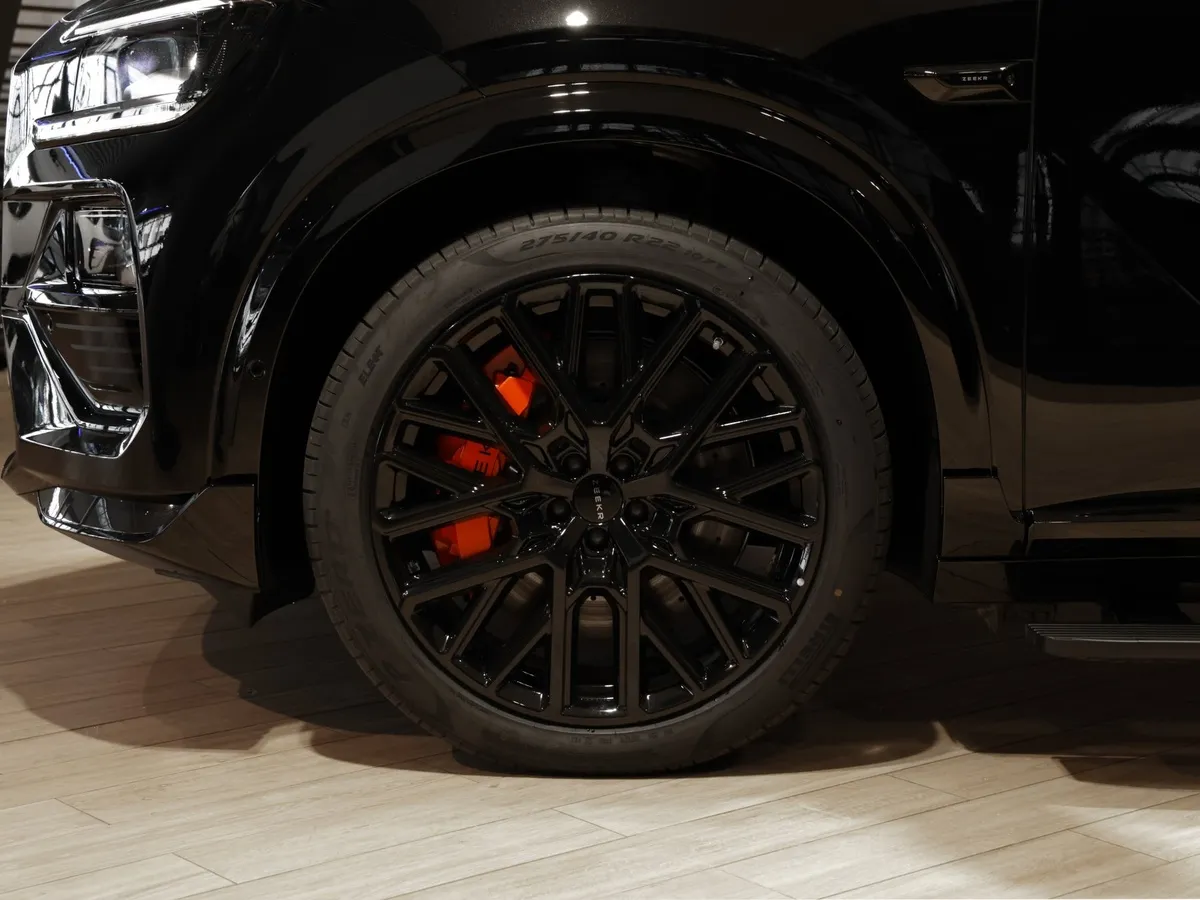 Zeekr 8X Dawn 2.0h AT 4WD (1401 л.с.) Yao Ying Черный в АВИЛОН. Слайд №17