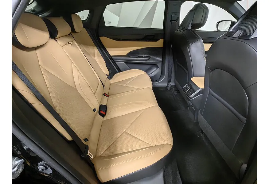 Changan UNI-V 1.5 AMT (181 л.с.) LX Черный в АВИЛОН. Слайд №15