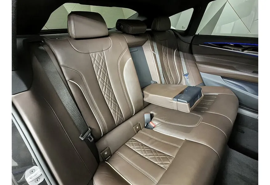 BMW 6 серия 630d xDrive Steptronic (249 л.с.) M Sport Pro Серый в АВИЛОН. Слайд №14