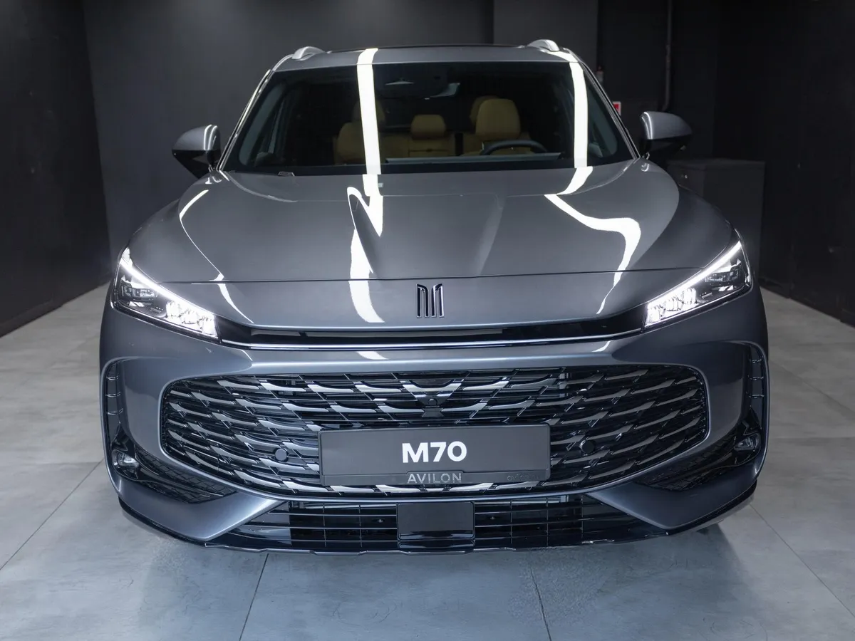 Москвич М70 1.5 DCT FWD (150 л.с.) Драйв Серый в АВИЛОН. Слайд №3