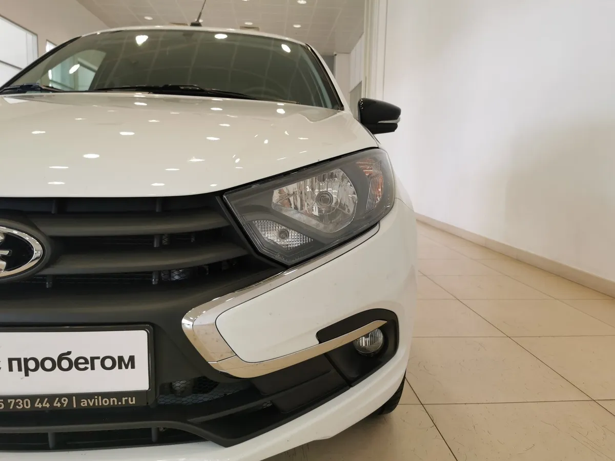 ВАЗ (Lada) Granta 1.6 MT 16 кл (106 л.с.) Белый в АВИЛОН. Слайд №10