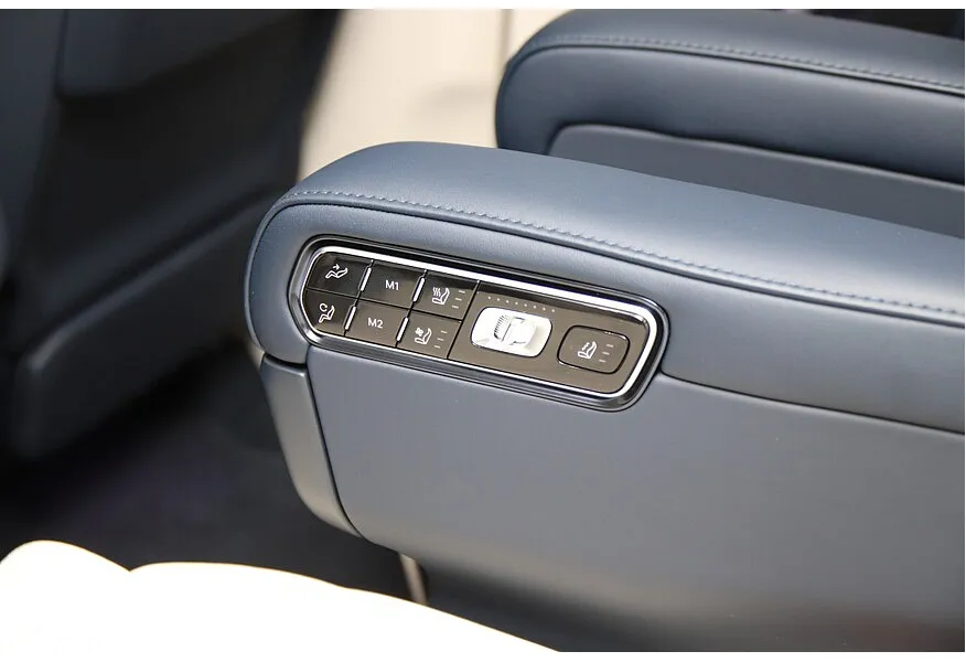 Zeekr 9X 2.0h AT 4WD (1177 л.с.) Ultra Белый в АВИЛОН. Слайд №15