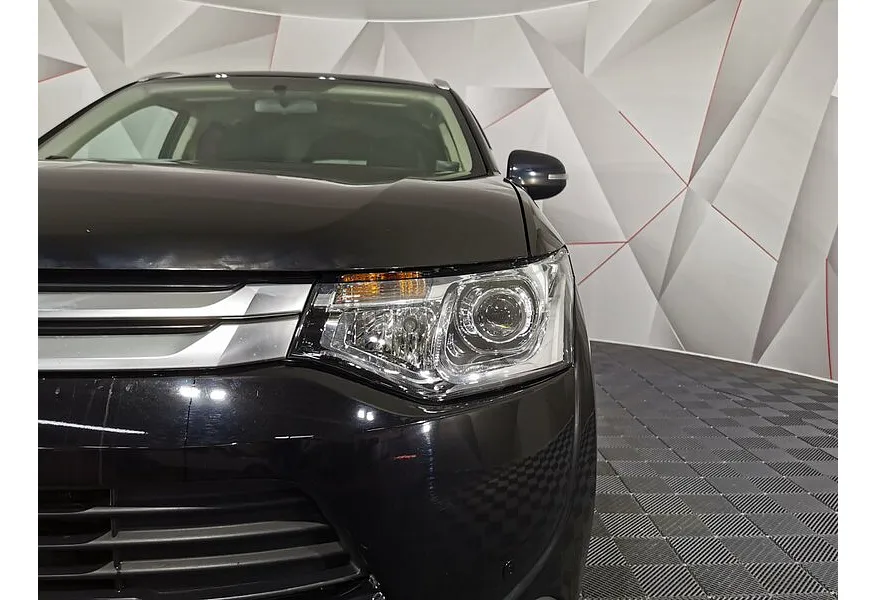 Mitsubishi Outlander 2.0 CVT (146 л.с.) Invite Черный в АВИЛОН. Слайд №10