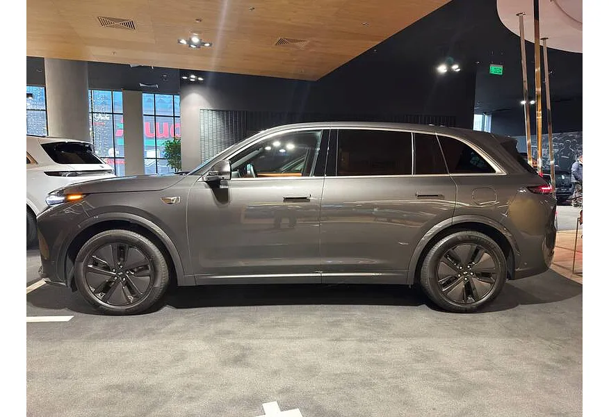 Li Auto L7 1.5 AT 4WD (449 л.с.) Ultra Серый в АВИЛОН. Слайд №2