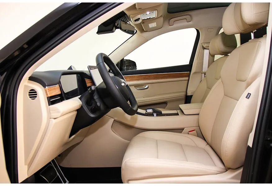 АВИЛОН - Seres M5 1.5 AT 4WD (496 л.с.) Premium Черный - slide 8