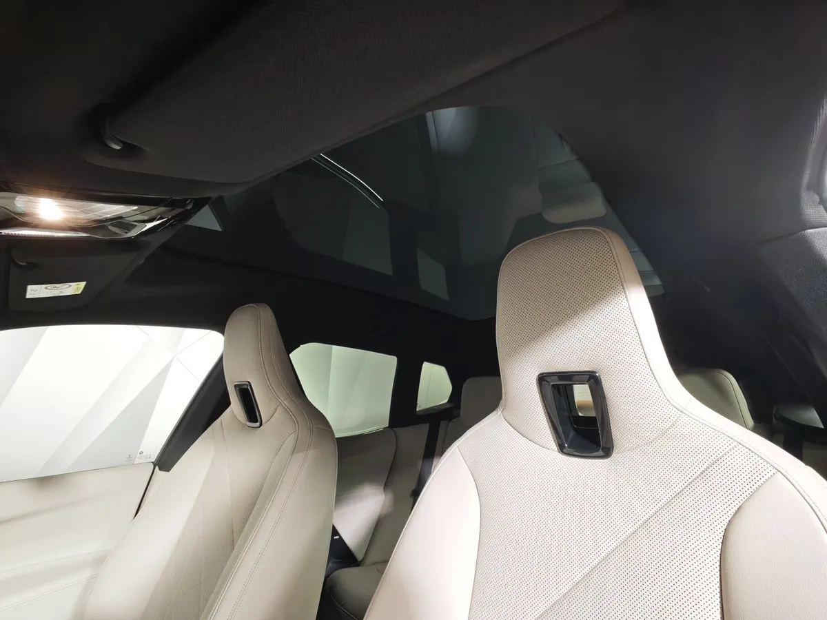 BMW iX xDrive 50 Steptronic (523 л.с.) Suite Sport Черный в АВИЛОН. Слайд №21