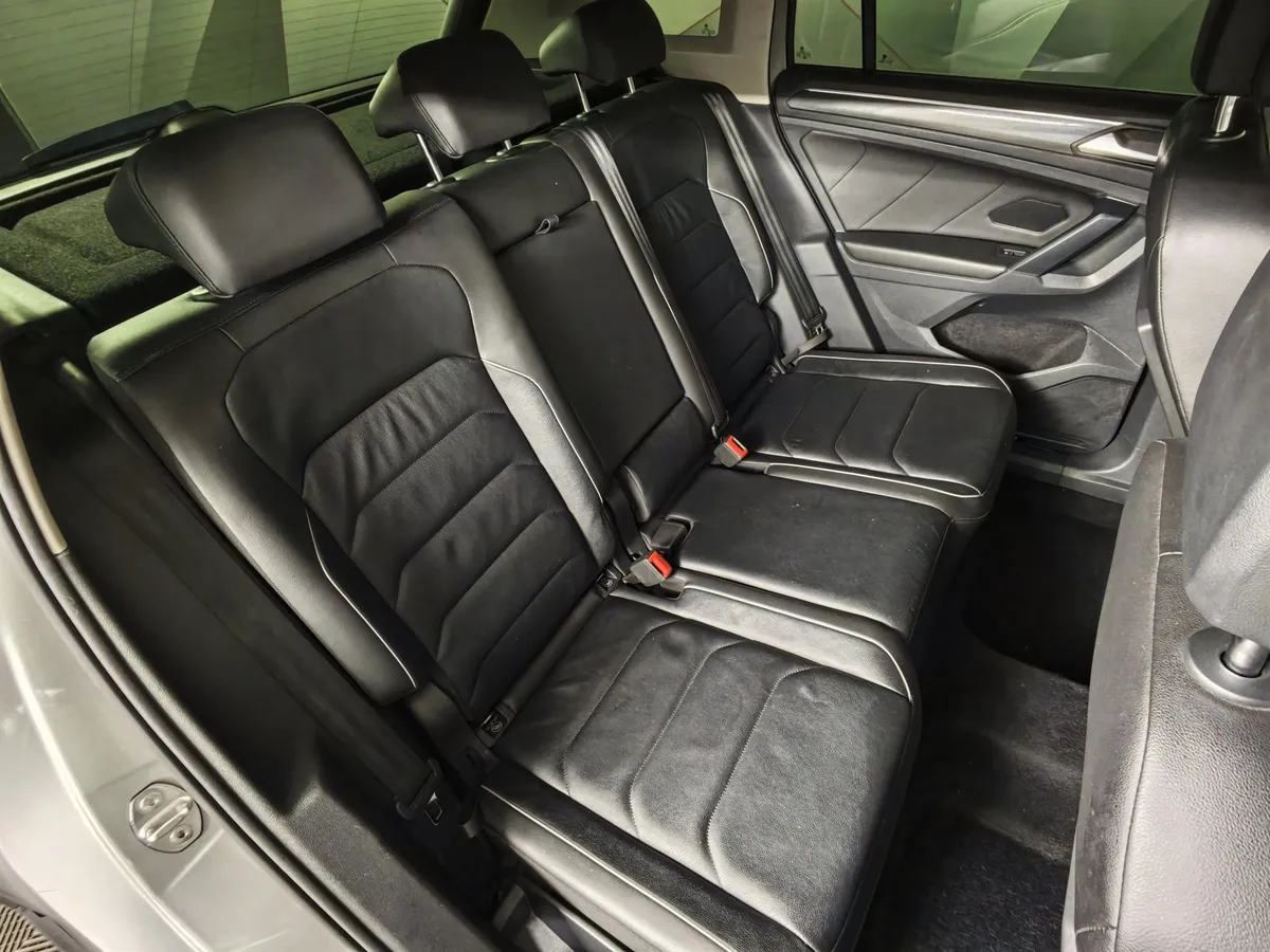 Volkswagen Tiguan 1.4 TSI 4Motion DSG (150 л.с.) Comfortline Серебристый в АВИЛОН. Слайд №17