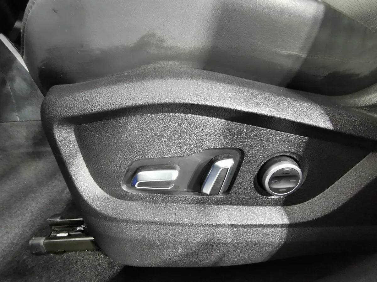 EXEED LX 1.6T 7DCT 4WD (150 л.с.) Premium Синий в АВИЛОН. Слайд №23