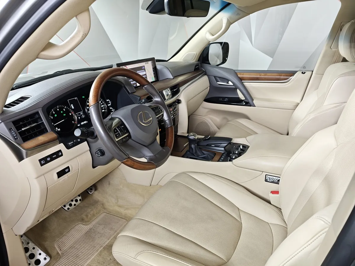 Lexus LX 570 AT (367 л.с.) Серый в АВИЛОН. Слайд №19