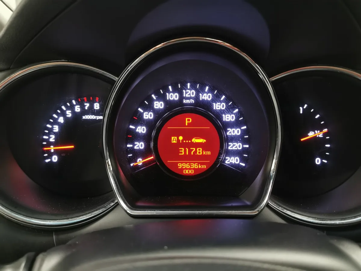 Kia Ceed 1.6 AT (129 л.с.) Luxe Серый в АВИЛОН. Слайд №17