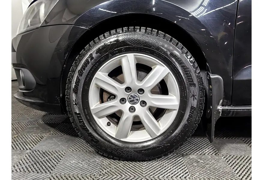 Volkswagen Polo 1.6 Tiptronic (105 л.с.) Черный в АВИЛОН. Слайд №9