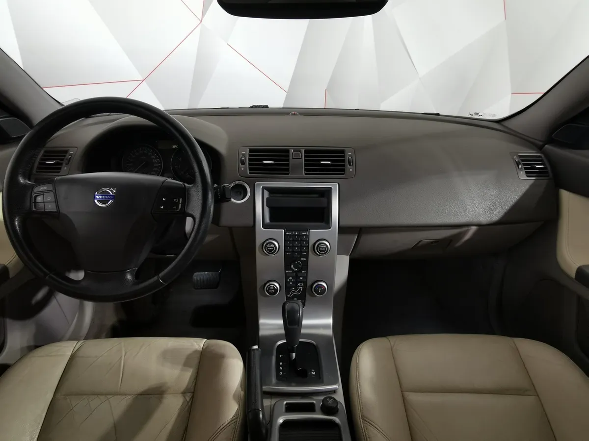 Volvo S40 2.4 Geartronic (140 л.с.) Красный в АВИЛОН. Слайд №12